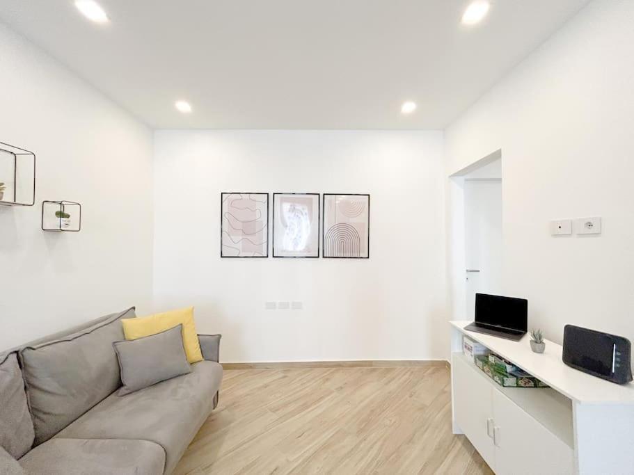 Lusso In Centro Storico - Wifi - Ac Apartment Savona Exterior photo